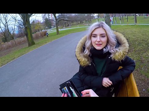 ❤️ Gleypir heitt ásamt ókunnugra fyrir peninga - blástur í garðinum eftir Evu Elfie ️❌ Rússneskt klám á is.gayasianporn.ru
